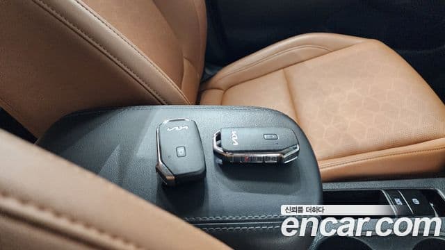 Kia Seltos 2023 — ფოტო 15/20