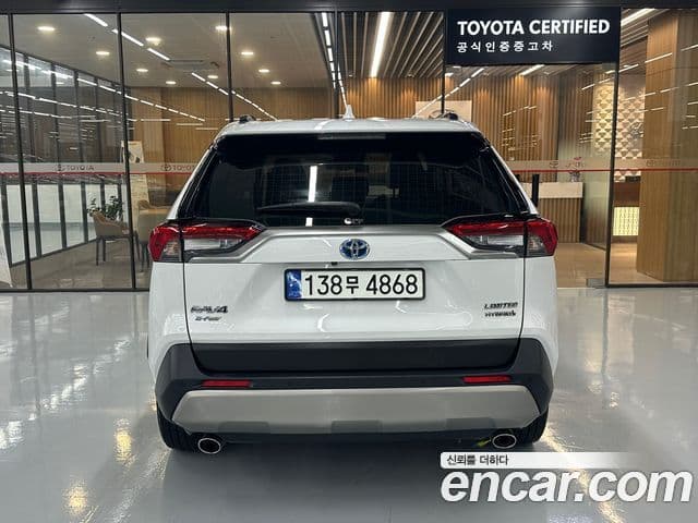Toyota RAV4 2023 — Şəkil 3/19