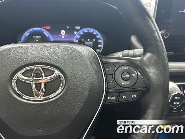 Toyota RAV4 2023 — Şəkil 12/19