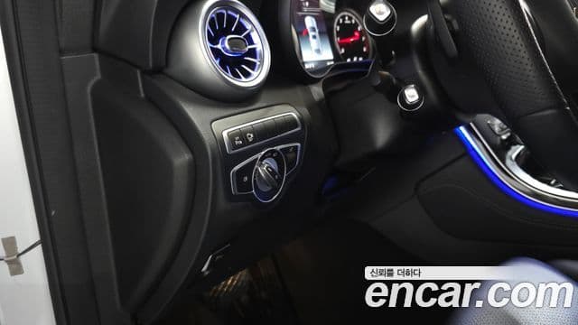 Mercedes-Benz GLC-Class 2019 — ფოტო 18/20