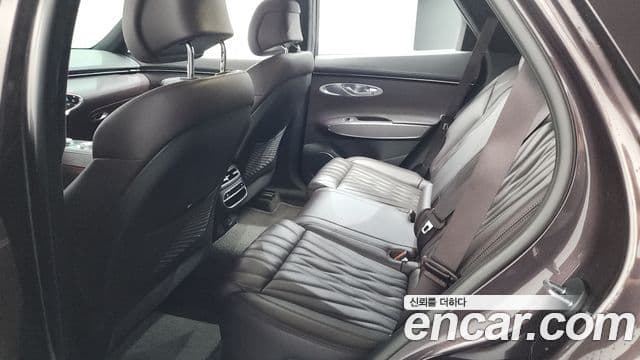 Genesis GV70 2021 — ფოტო 11/20