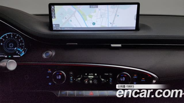 Genesis GV70 2021 — ფოტო 12/20
