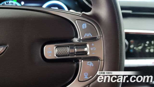 Genesis GV70 2021 — ფოტო 16/20