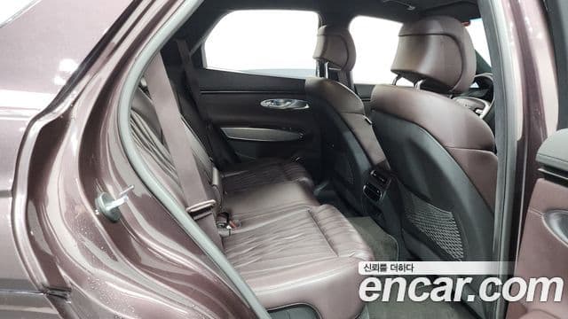 Genesis GV70 2021 — ფოტო 19/20