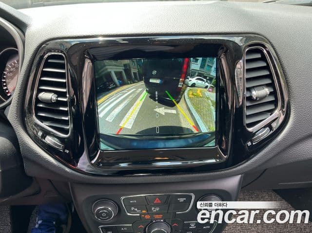Jeep Compass 2021 — Şəkil 17/18