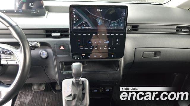 Hyundai Staria 2022 — ფოტო 13/20