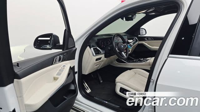 BMW X7 2023 — ფოტო 19/20