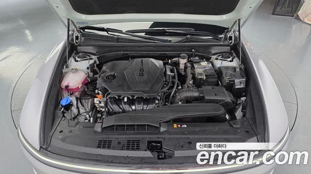 Hyundai Grandeur Hybrid 2023 — Photo 1/20