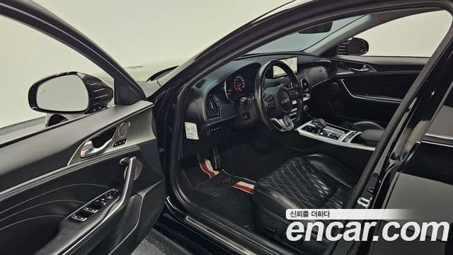 Kia Stinger 2021 — Şəkil 10/20