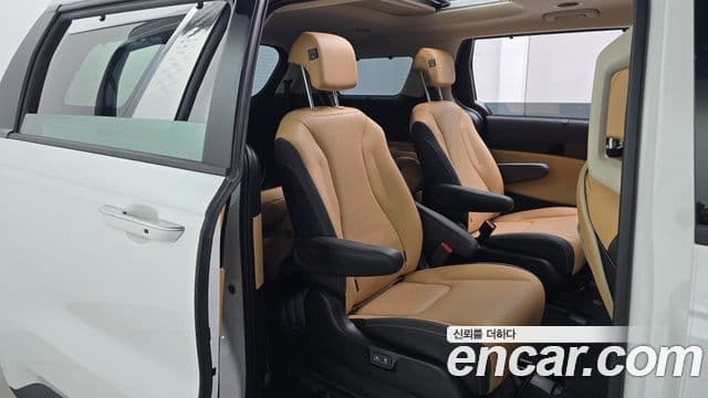 Kia Carnival 2023 — Фото 11/20
