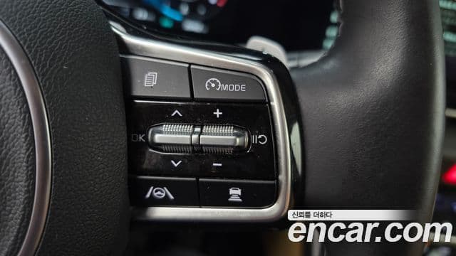 Kia Carnival 2023 — Фото 16/20