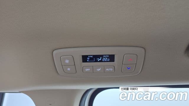 Kia Carnival 2023 — Фото 18/20
