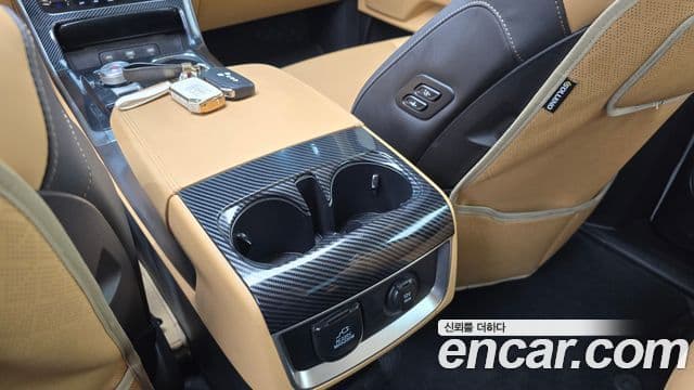 Kia Carnival 2023 — Фото 19/20