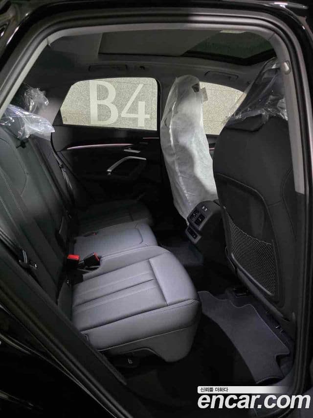 Audi Q5 2025 — фото 9 из 14