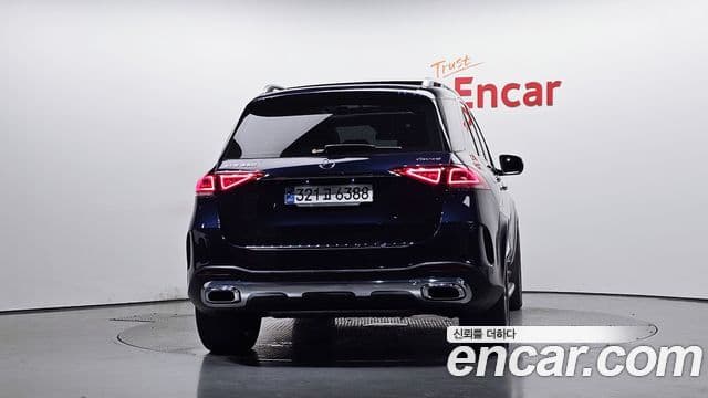 Mercedes-Benz GLE-Class 2020 — ფოტო 4/20