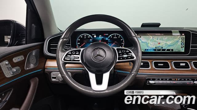 Mercedes-Benz GLE-Class 2020 — ფოტო 13/20