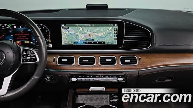 Mercedes-Benz GLE-Class 2020 — ფოტო 14/20