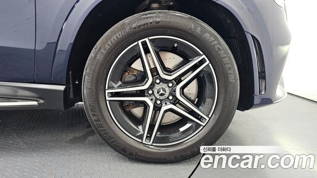 Mercedes-Benz GLE-Class 2020 — Photo 25/30