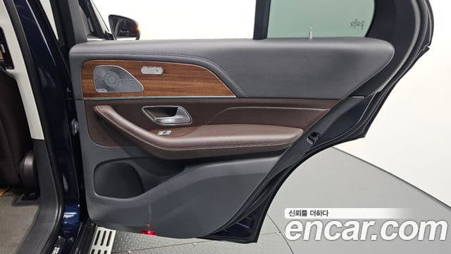 Mercedes-Benz GLE-Class 2020 — Photo 24/30