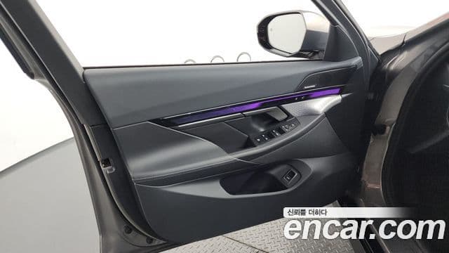 BMW 5 Series 2025 — Photo 15/35