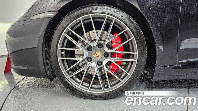 Porsche 911 2024 — Photo 27/35