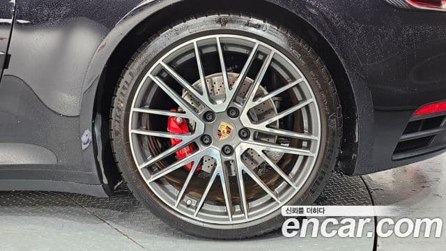 Porsche 911 2024 — Photo 26/35