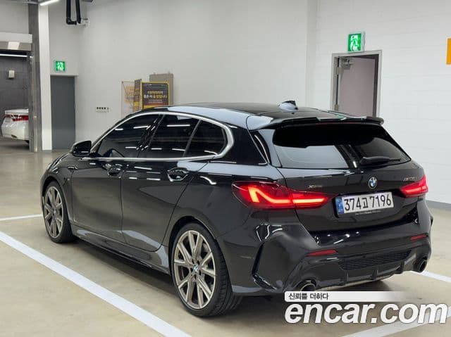 BMW 1 Series 2023 — Фото 12/20
