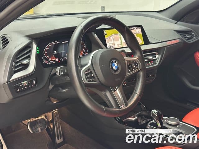 BMW 1 Series 2023 — Фото 17/20