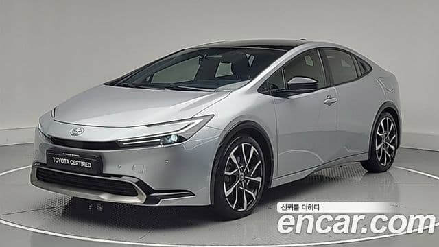 Toyota Prius 2024 — ფოტო 1/19