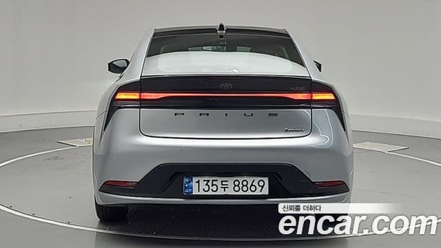 Toyota Prius 2024 — ფოტო 4/19
