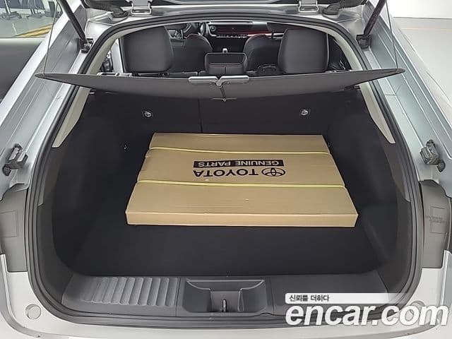 Toyota Prius 2024 — ფოტო 19/19
