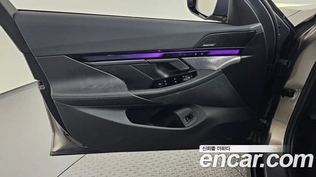 BMW 5 Series 2025 — Photo 27/37