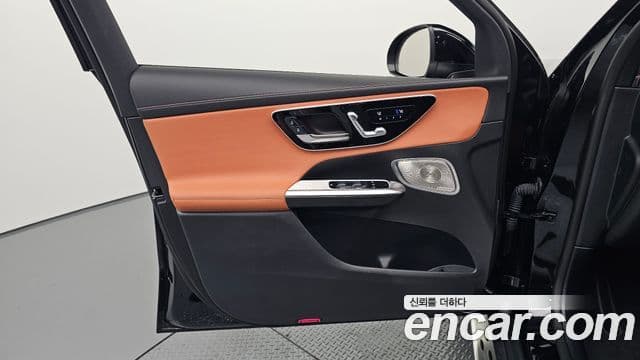 Mercedes-Benz GLC-Class 2024 — Photo 16/30