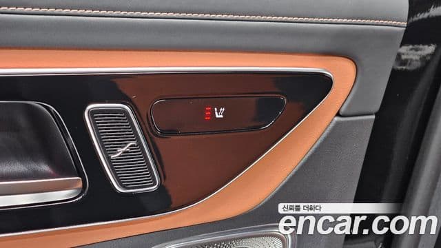 Mercedes-Benz GLC-Class 2024 — Photo 27/30