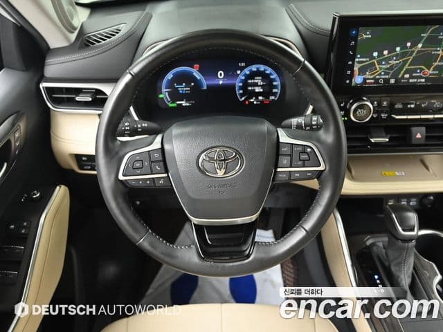 Toyota Highlander 2023 — Фото 13/20