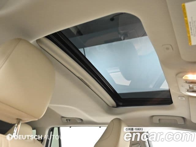Toyota Highlander 2023 — Фото 18/20