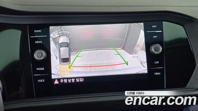 Volkswagen Jetta 2022 — Şəkil 14/20