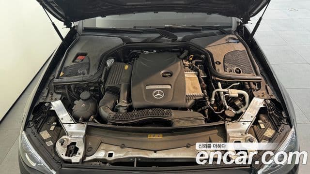 Mercedes-Benz E-Class 2021 — ფოტო 5/20