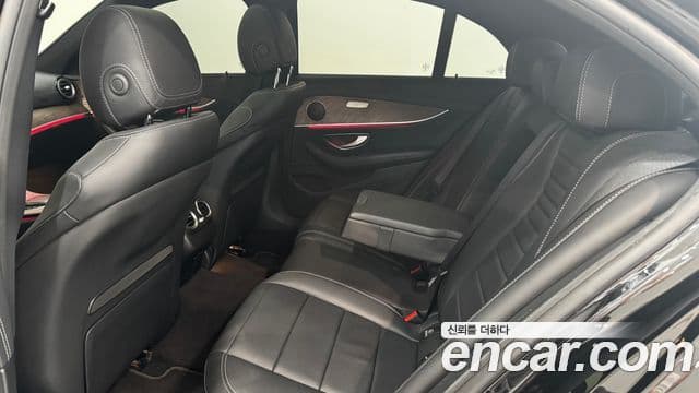 Mercedes-Benz E-Class 2021 — ფოტო 11/20
