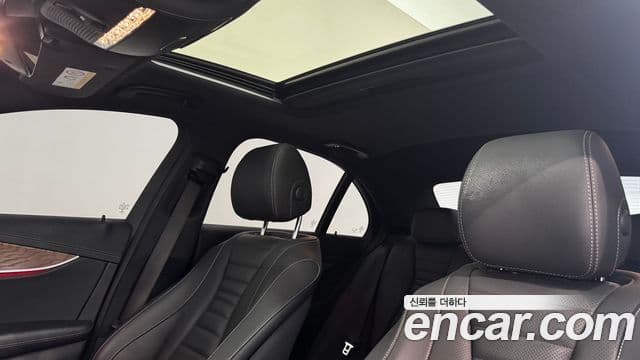 Mercedes-Benz E-Class 2021 — ფოტო 12/20