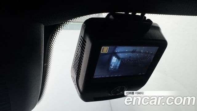 Mercedes-Benz E-Class 2021 — ფოტო 19/20