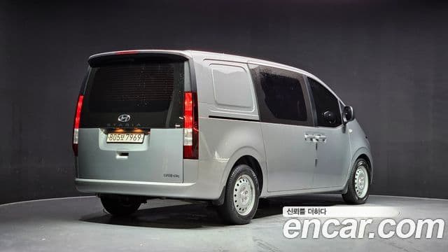 Hyundai Staria 2022 — Фото 2/20