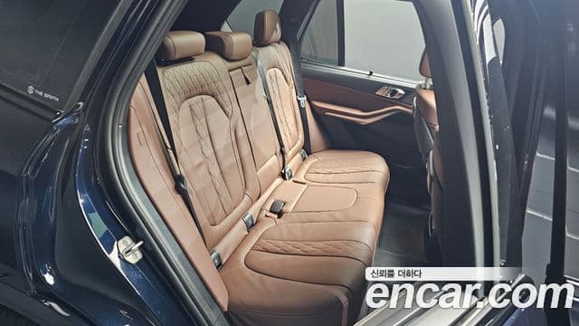 BMW X5 2025 — Photo 17/33