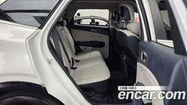 Kia Sportage 2022 — Фото 12/20