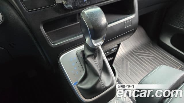 Hyundai Staria 2023 — Şəkil 9/20