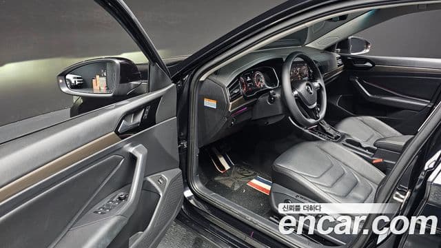 Volkswagen Jetta 2020 — Şəkil 10/20