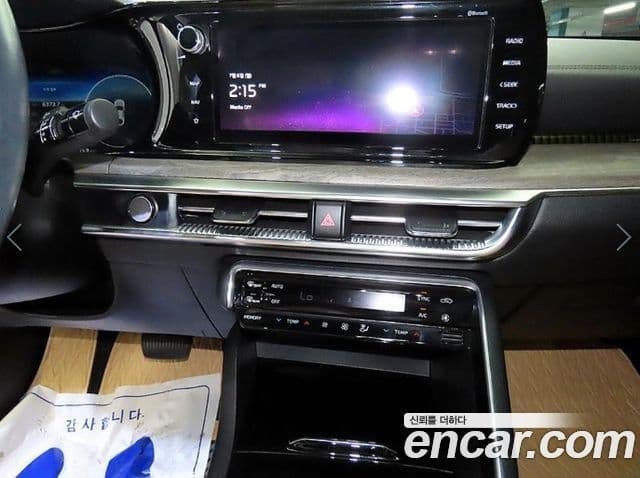 Kia K5 2021 — Şəkil 10/20