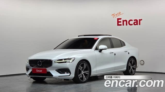 Volvo S60 2021 — ფოტო 1/20