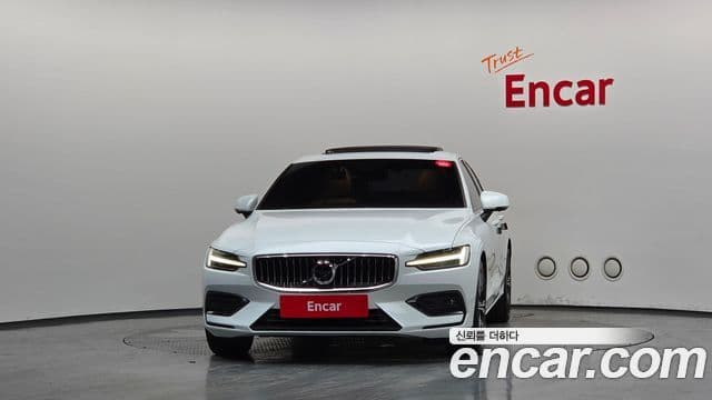 Volvo S60 2021 — ფოტო 3/20