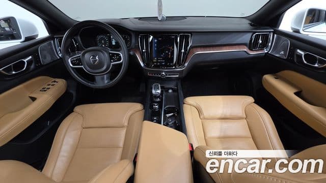 Volvo S60 2021 — ფოტო 7/20